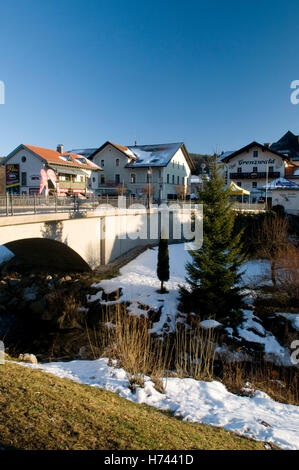 Vista città Bayerisch Eisenstein, Foresta Bavarese, in Baviera Foto Stock