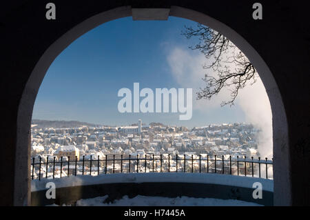 Vista dalla Ehmsendenkmal memorial in Arnsberg, regione di Sauerland, Renania settentrionale-Vestfalia Foto Stock