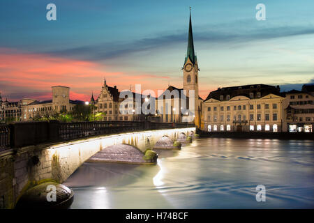 Zurigo. Immagine di Zurigo, capitale della Svizzera, durante il tramonto spettacolare. Foto Stock