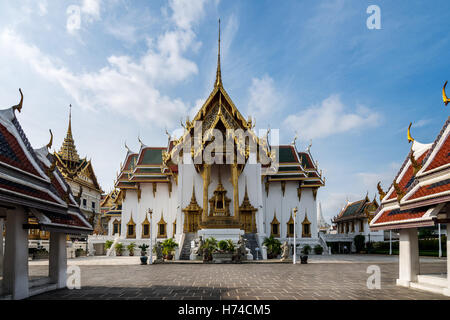 Il Dusit Maha Prasat trono Hall in Grand Palace a Bangkok, Thailandia. Foto Stock