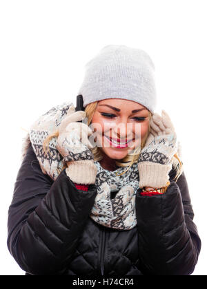 Una donna sta parlando sul suo telefono cellulare. Foto Stock