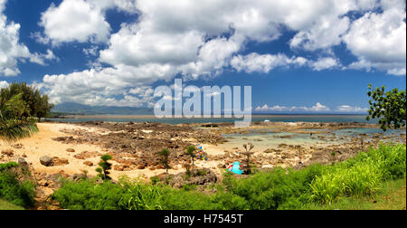 Gli squali Cove, una spiaggia molto popolare e lo snorkeling in area Pupukea sulla costa settentrionale di Oahu, Hawaii, Stati Uniti d'America. Foto Stock