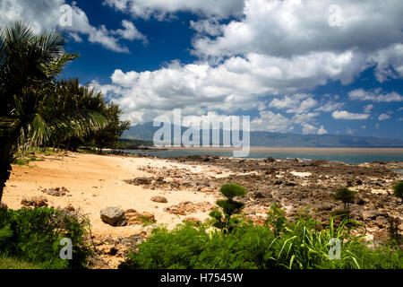 Gli squali Cove, una spiaggia molto popolare e lo snorkeling in area Pupukea sulla costa settentrionale di Oahu, Hawaii, Stati Uniti d'America. Foto Stock