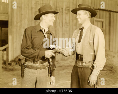 Il Randolph Scott e David Brian attori americani a Fort Worth Film, USA 1951 Foto Stock