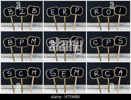 Photo Collage di business degli acronimi scritto con un gessetto su legno mini etichette di Blackboard Foto Stock