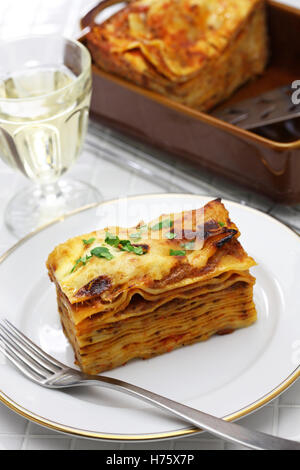 Le lasagne alla bolognese, cucina italiana Foto Stock