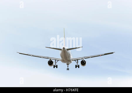 -Aeromobili Airbus A319-, -TAP Portugal- compagnia aerea, lo sbarco in Madrid-Barajas (Adolfo SUAREZ) aeroporto (Spagna) Foto Stock