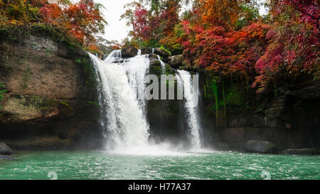 Haew Suwat cascata, il Parco Nazionale di Khao Yai, Thailandia Foto Stock