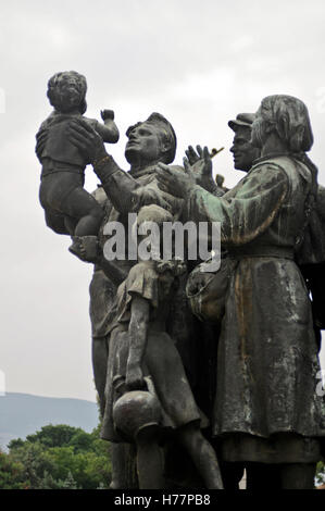Monumento all'esercito sovietico. Sofia, Bulgaria. Secondario composizione scultorea. Foto Stock