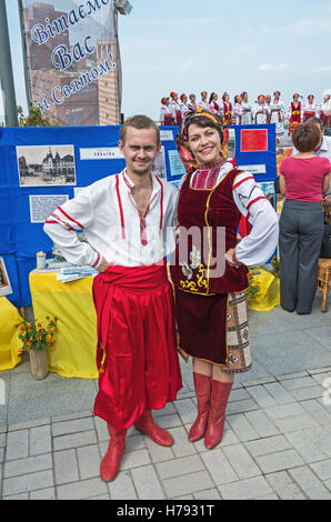 Dnepropetrovsk, Ucraina - 14 Settembre 2013: folk ucraini mostra artisti folk art Foto Stock