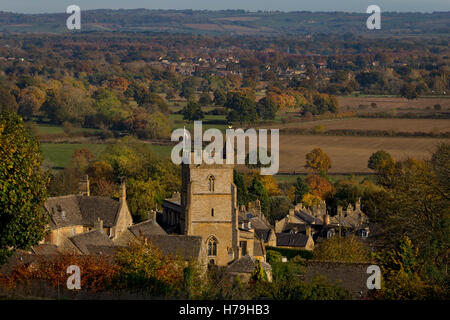 Villaggio di Bourton sulla collina in autunno,Cotswolds,Gloucestershire,Inghilterra Foto Stock