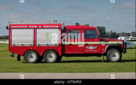 Incendio di aviazione e veicolo di soccorso a Goodwood Aerodrome, West Sussex, in Inghilterra Foto Stock