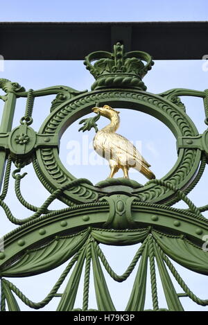 Gateway ornamentali era situata all'entrata principale del Liverpool marinai Home. Ora rinnovato e su Paradise Street in Liverpool One. Foto Stock