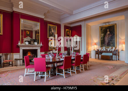 Red sala da pranzo nel XVIII secolo Dumfries house, Ayrshire, in Scozia Foto Stock