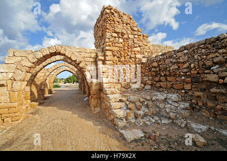 Archi di antica Cesarea, Israele Foto Stock