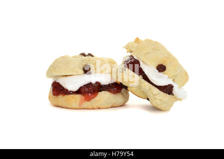 Due scones con panna e marmellata Foto Stock