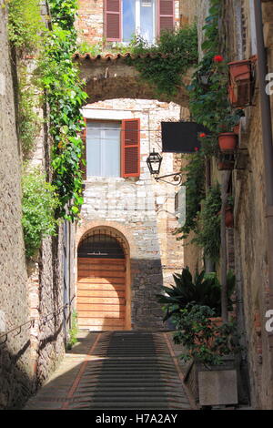 Scenico urbano di Todi, Italia Foto Stock