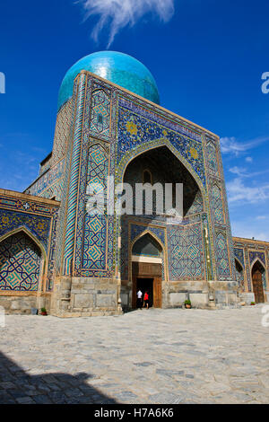 Ulug Beg Madrassa,xv secolo,Mosque,cupola azzurra,Piazza Registan di Samarcanda,Samarquand,l'Silk Road,Uzbekistan,dell'Asia centrale Foto Stock