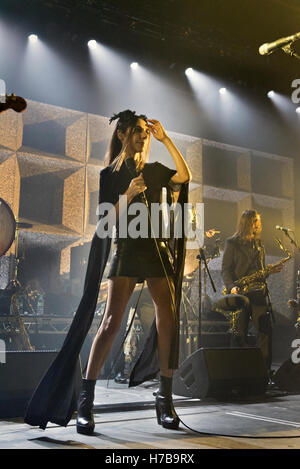 Manchester, Regno Unito. 3 Ottobre, 2016. PJ Harvey in concerto. Credito: John Bentley/Alamy Live News Foto Stock