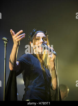 Manchester, Regno Unito. 3 Ottobre, 2016. PJ Harvey in concerto. Credito: John Bentley/Alamy Live News Foto Stock