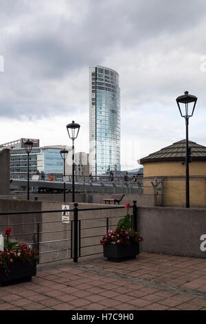 Obel tower, edificio più alto in Belfast, 28 piani, 85 metri di altezza, architetto Broadway Malyan e Chris Marshall, Irlanda Foto Stock