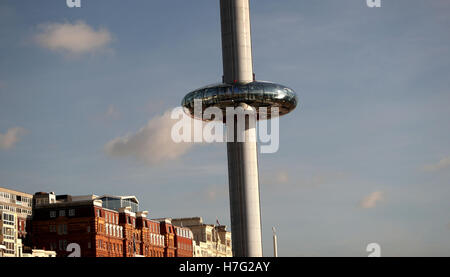 Una fotografia della British Airways i360 in Brighton, Sussex shot utilizzando un filtro ND.. Picture Data: Mercoledì 2 Novembre 2016 Foto Stock