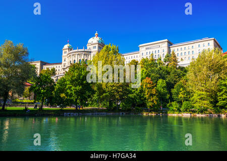 Il Palazzo federale della Svizzera a Berna. Berna è la capitale della Svizzera e la quarta città più popolosa della Svizzera. Foto Stock