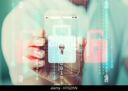 Stretta di mano con serratura di sicurezza sullo smartphone Foto Stock