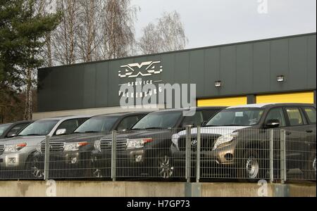 4x4 veicolo di Vendita & Assistenza business su De Valkenburg nella città mercato di Valkenburg aan de Geul Paesi Bassi NL 2016 Foto Stock