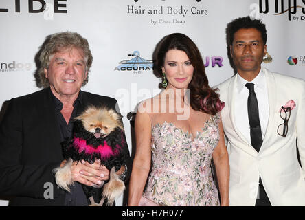 Hollywood, CA, Stati Uniti d'America. 3 Novembre, 2016. 03 Novembre 2016 - Hollywood, California - Ken Todd, Lisa Vanderpump, Eric Benét. Vanderpump cani Foundation gala tenutosi presso il Chi cosa indossare Store. Photo credit: AdMedia © AdMedia/ZUMA filo/Alamy Live News Foto Stock