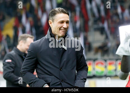 Francoforte, Germania. 05 Nov, 2016. Coach Niko Kovac di Francoforte prima della partita di calcio tra Eintracht Francoforte e 1. FC Colonia il decimo giorno della partita della Bundesliga a Commerzbank-Arena in Francoforte sul Meno, Germania, 5 novembre 2016. Foto: RONALD WITTEK/dpa (ATTENZIONE: grazie alle linee guida di accreditamento, il DFL consente solo la pubblicazione e utilizzazione di fino a 15 immagini per corrispondenza su internet e nei contenuti multimediali in linea durante la partita.) Credito: dpa picture alliance/Alamy Live News Foto Stock