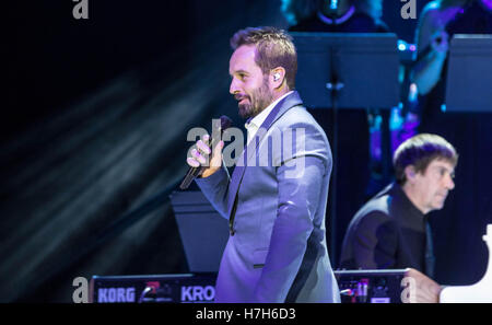 Bournemouth, Regno Unito. 05 Nov, 2016. Michael Ball e Alfie Boe live in concerto presso il Centro Internazionale di Bournemouth Credito: Charlie Raven/Alamy Live News Foto Stock