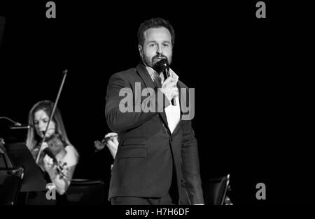 Bournemouth, Regno Unito. 05 Nov, 2016. Michael Ball e Alfie Boe live in concerto presso il Centro Internazionale di Bournemouth Credito: Charlie Raven/Alamy Live News Foto Stock