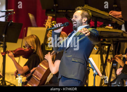 Bournemouth, Regno Unito. 05 Nov, 2016. Michael Ball e Alfie Boe live in concerto presso il Centro Internazionale di Bournemouth Credito: Charlie Raven/Alamy Live News Foto Stock