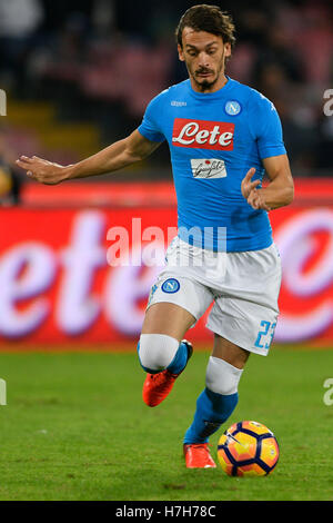 Napoli, Italia. 05 Nov, 2016. Manolo Gabbiadini di Napoli in azione durante la Serie A match tra SSC Napoli e SS Lazio allo Stadio San Paolo il 05 novembre 2016 a Napoli, Italia. Credito: marco iorio/Alamy Live News Foto Stock