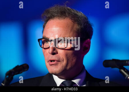 Peter Whittle durante un'UKIP (UK Independence Party) hustings dibattito al Neon di Newport South Wales, Regno Unito. Foto Stock