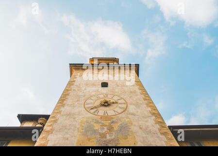 La torre dell orologio e il cielo Foto Stock