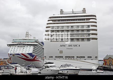 Navi da Crociera ancorate in Stavanger, Norvegia Foto Stock