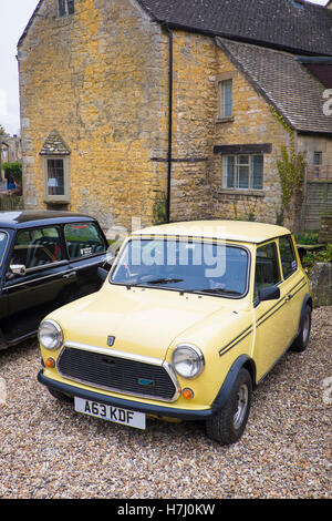 Bourton-on-the-acqua nel pittoresco Cotswolds,Inghilterra Foto Stock
