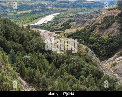 Vista del piccolo fiume Missouri Valley, a nord, unità di Parco nazionale Theodore Roosevelt, North Dakota. Foto Stock