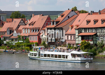 Escursione in barca sul fiume Pegnitz, Little Venice, ex case di pescatori, Bamberg, Franconia, Bavaria Foto Stock