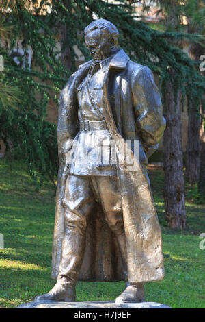 Statua del maresciallo Josip Broz Tito (1892-1980) da Antun Augustincic (1900-1979) presso la casa dei fiori a Belgrado in Serbia Foto Stock