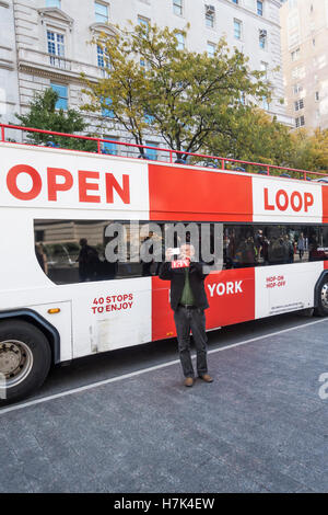 Double Decker Open Loop tour bus nella città di New York Foto Stock