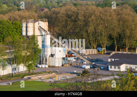 Elevato angolo di visione di un cemento e pietra in fabbrica a Duisburg, Germania Foto Stock