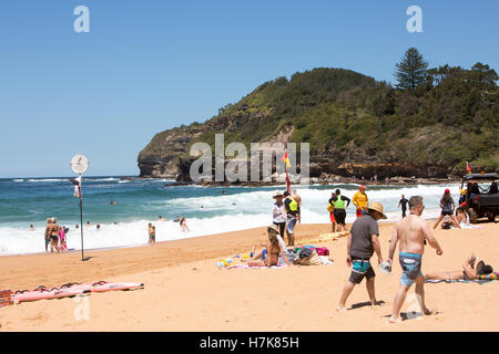 Warriewood beach, uno di Sydney spiagge del nord di Sydney, Australia Foto Stock