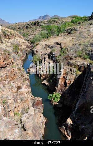 Sud Africa: vista delle buche e piscine a tuffo del vero fiume a Bourke's Luck buche, parte del Fiume Blyde Canyon Foto Stock