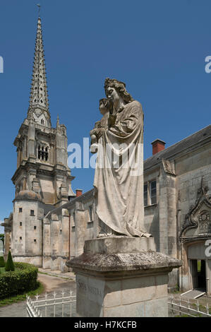 Madonna scultura, Cattedrale di Lucon, La Cathedrale Notre-Dame de l'Assomption, Luçon, della Vandea, Francia Foto Stock