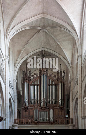 Chiesa organo realizzato tra il 1852-55, Cattedrale di Lucon, La Cathedrale Notre-Dame de l'Assomption, Luçon, della Vandea, Francia Foto Stock