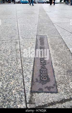 Corso precedente del muro di Berlino a Potsdamer Platz, Berlin Foto Stock