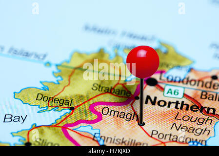 Omagh imperniata su una mappa dell' Irlanda del Nord Foto Stock
